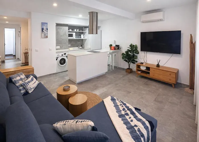 Tres Carabelas con Wifi y Netflix Cádiz
