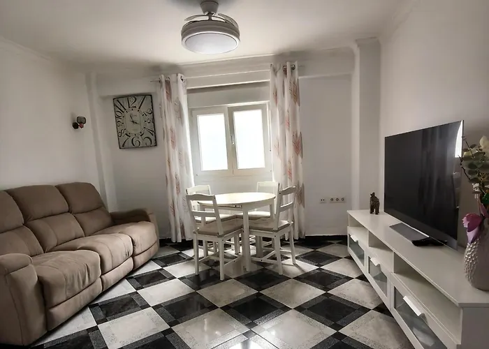 Apartamento Piso calidad precio junto a la Playa de la Victoria Cádiz