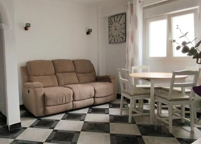 Apartamento Piso calidad precio junto a la Playa de la Victoria Cádiz