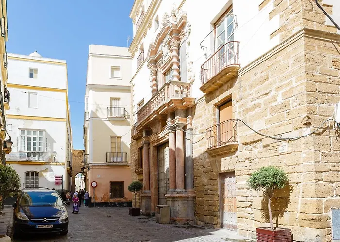 Casa La Muralla Medieval By Cadiz4Rentals