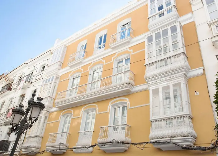 Nueva ALMUDENA Apartment by Cadiz4Rentals