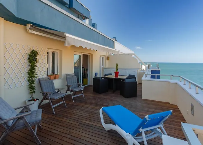 El Atico de la REINA by Cadiz4Rentals