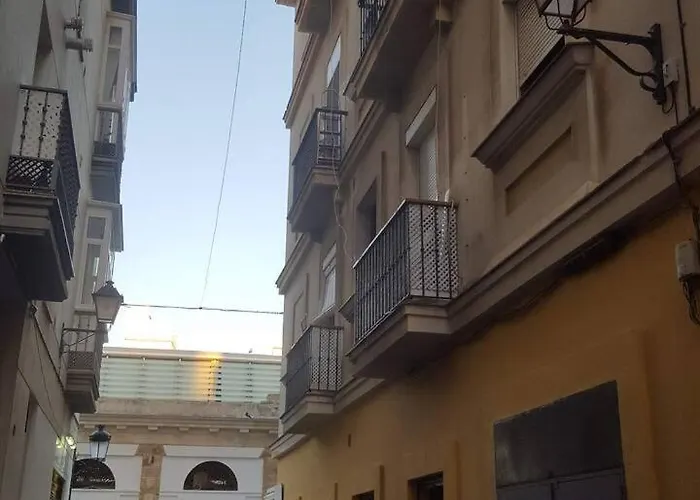 Apartamento en pleno centro de Cadiz con parking economico