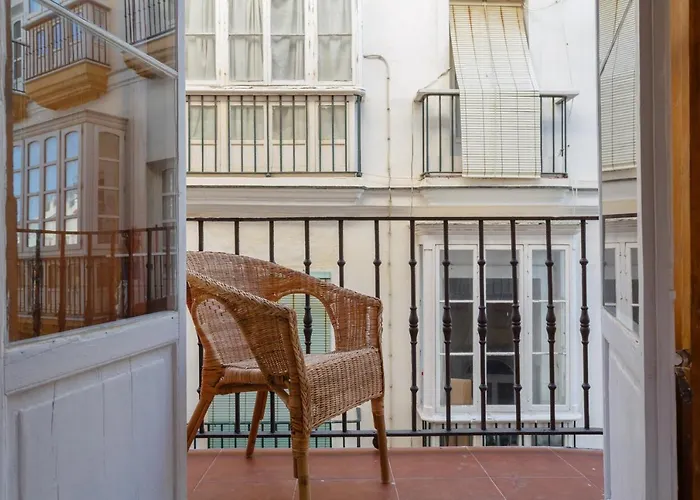 Casa Del COLECCIONISTA by Cadiz4Rentals